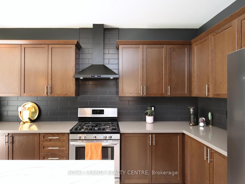 









41


Holt

Drive,
New Tecumseth,




ON
L9R 0H8

