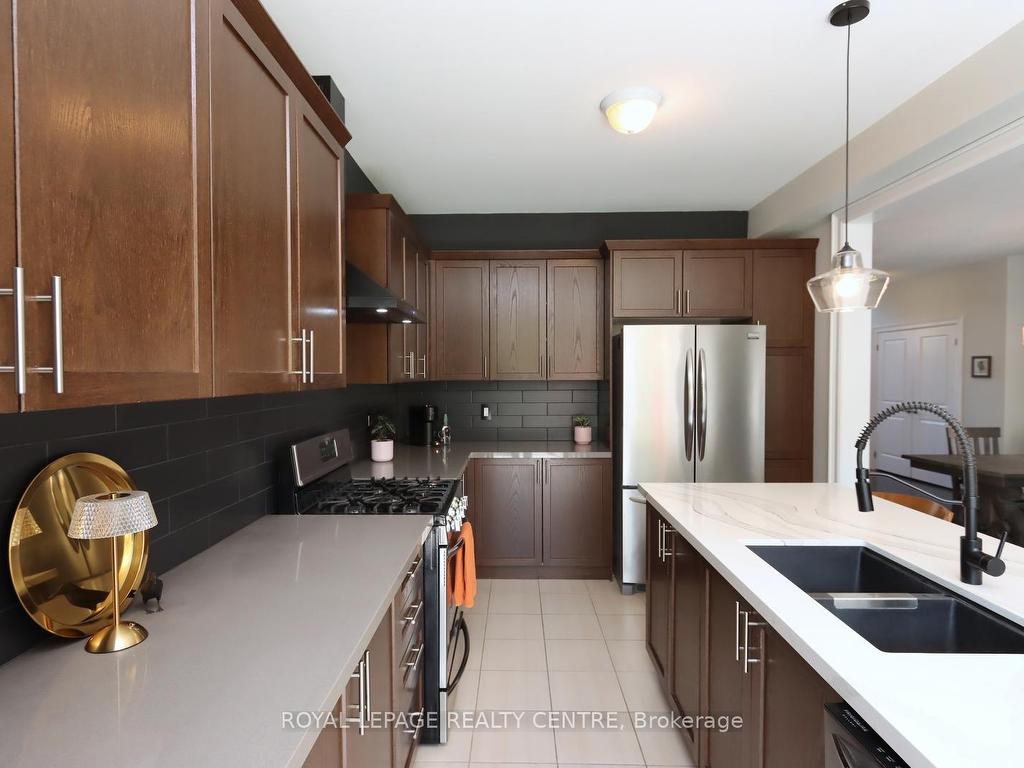 









41


Holt

Drive,
New Tecumseth,




ON
L9R 0H8

