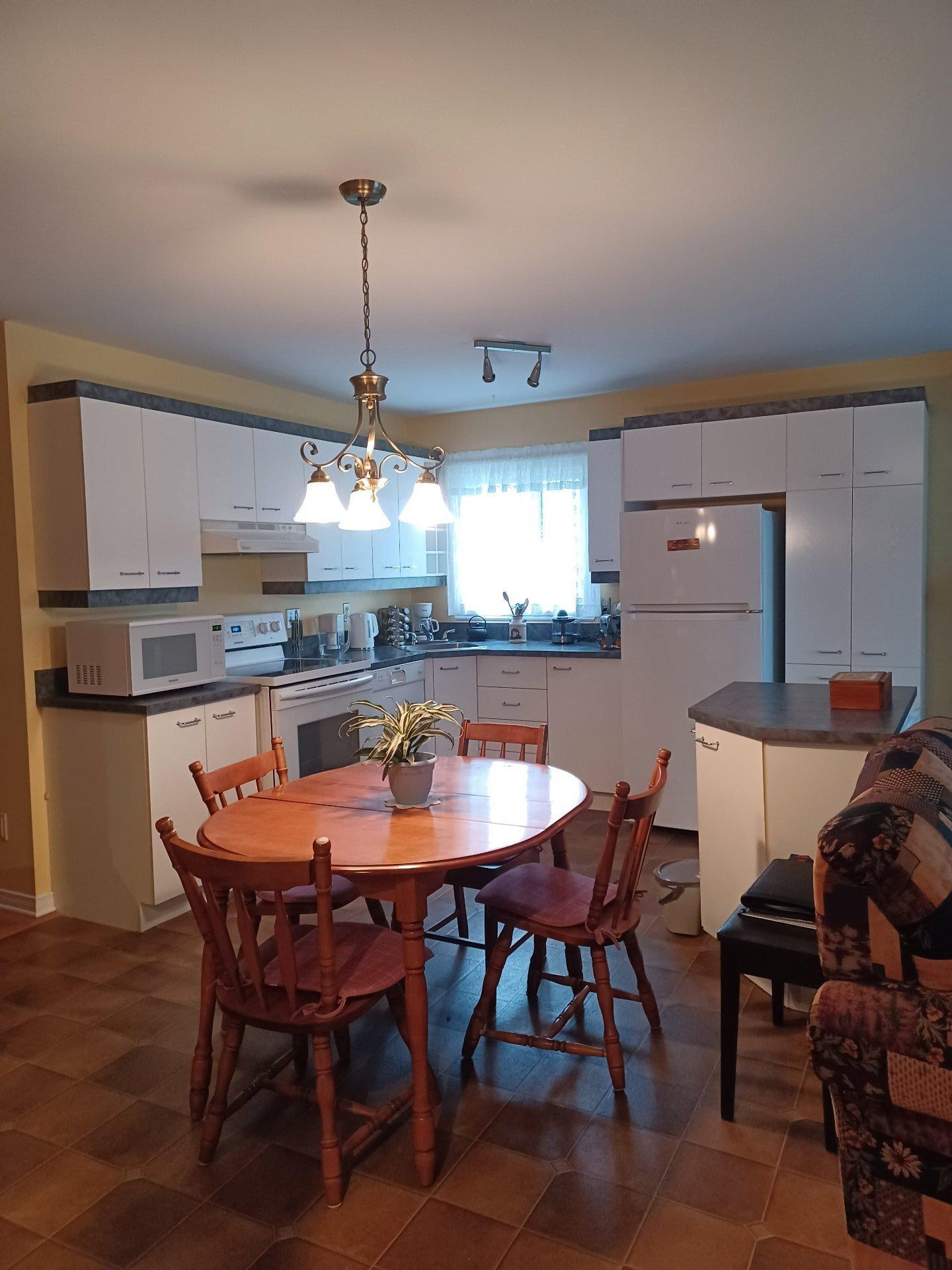 









39


Av. Joubert

, 108,
Candiac,




QC
J5R5T8

