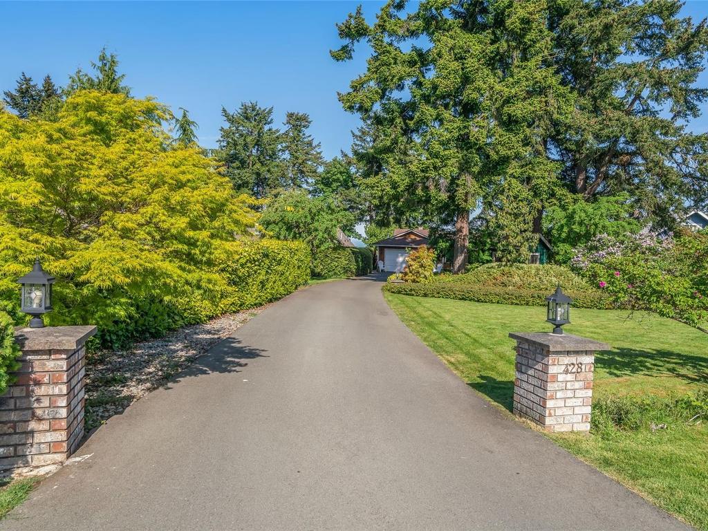 









428


Dogwood

St North,
Parksville,




BC
V9P 1C6

