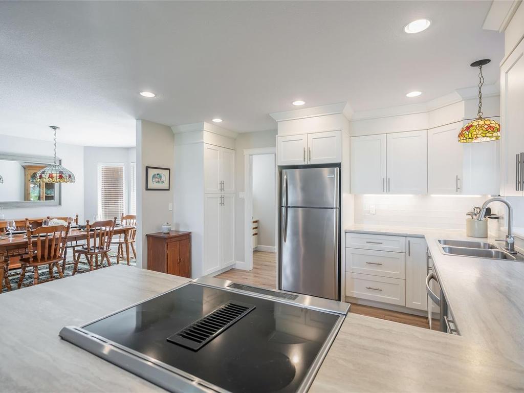 









428


Dogwood

St North,
Parksville,




BC
V9P 1C6


