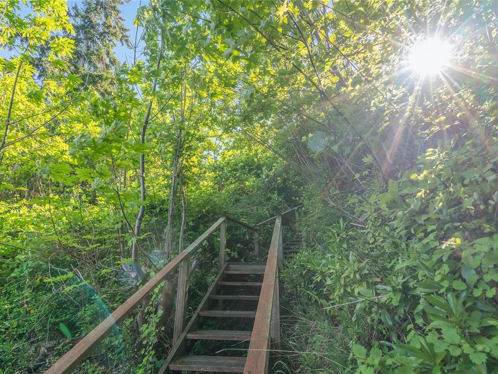 









428


Dogwood

St North,
Parksville,




BC
V9P 1C6

