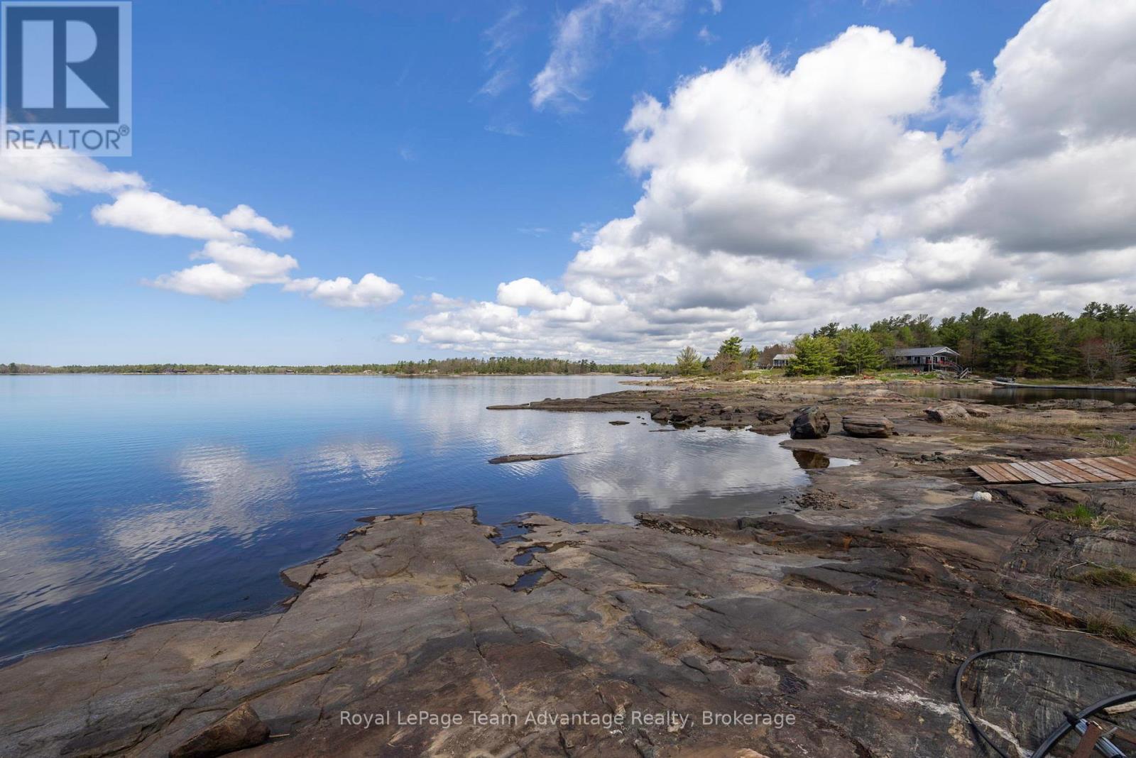 












3 A20 ISLAND

,
The Archipelago (Archipelago North),




Ontario
P0G1K0

