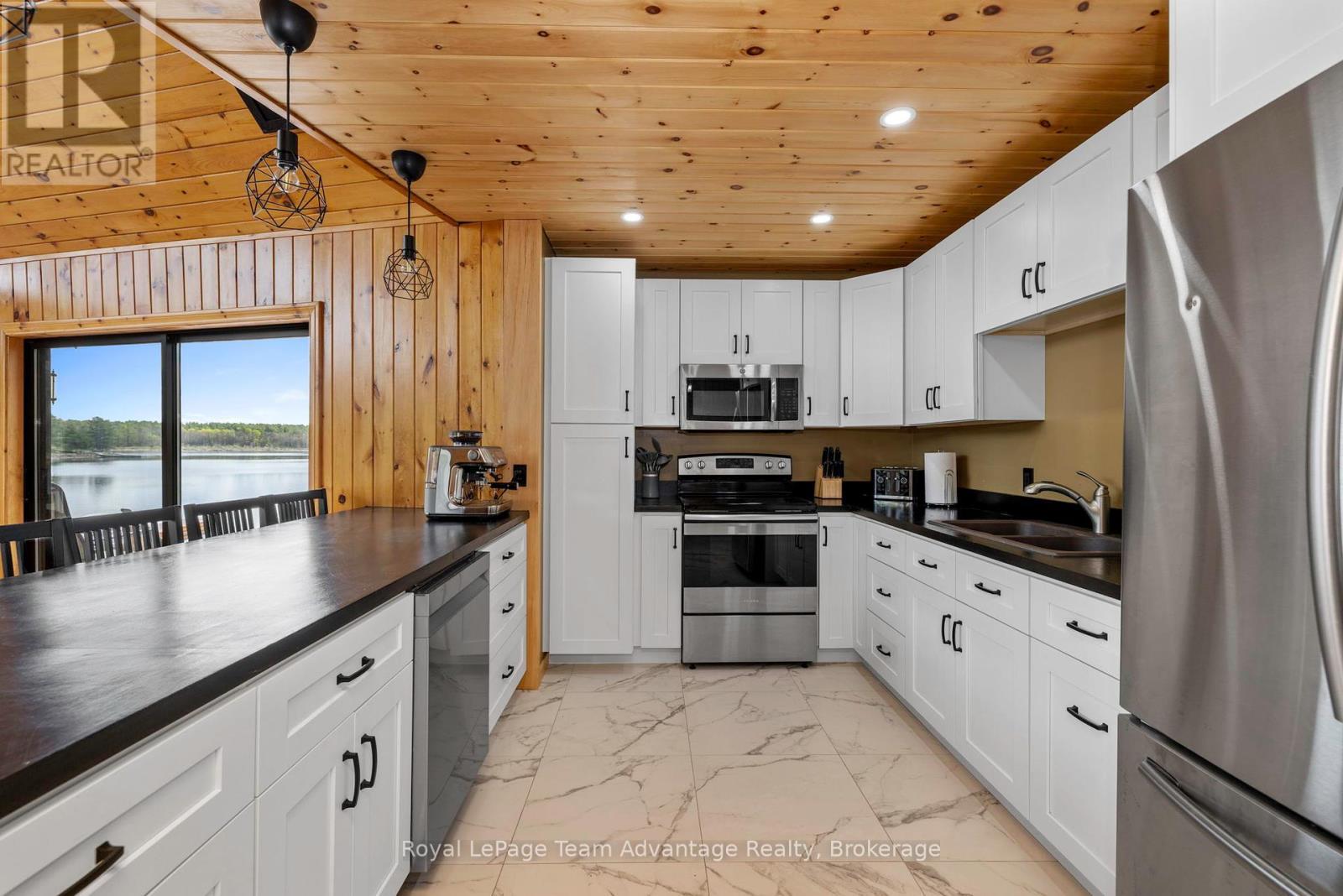












3 A20 ISLAND

,
The Archipelago (Archipelago North),




Ontario
P0G1K0

