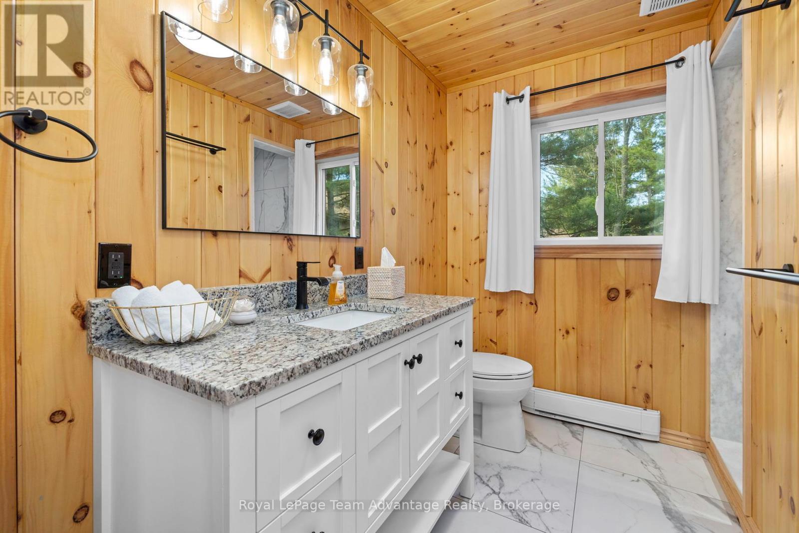 












3 A20 ISLAND

,
The Archipelago (Archipelago North),




Ontario
P0G1K0

