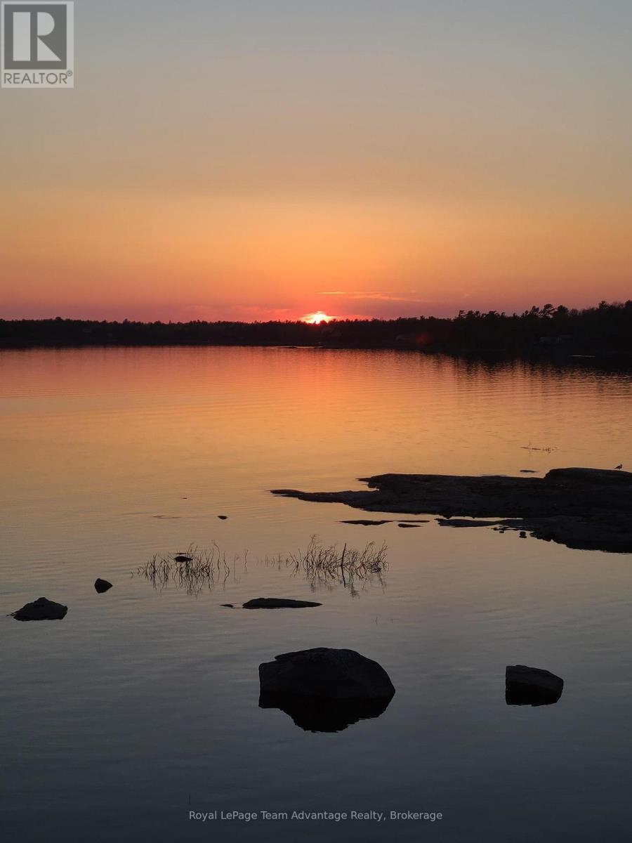 












3 A20 ISLAND

,
The Archipelago (Archipelago North),




Ontario
P0G1K0

