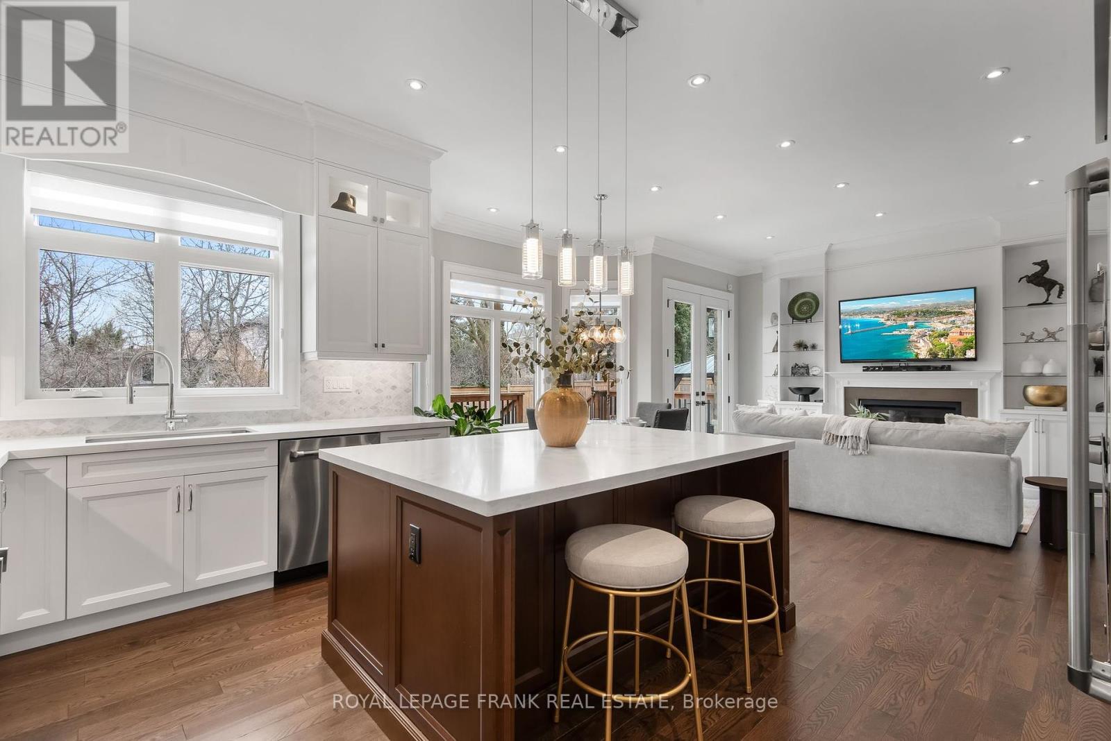 












52 WOOTTEN WAY N

,
Markham (Markham Village),




Ontario
L3P2Y4

