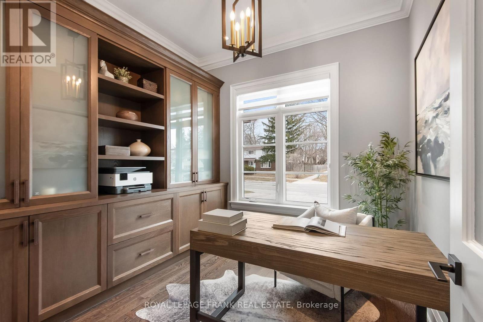 












52 WOOTTEN WAY N

,
Markham (Markham Village),




Ontario
L3P2Y4

