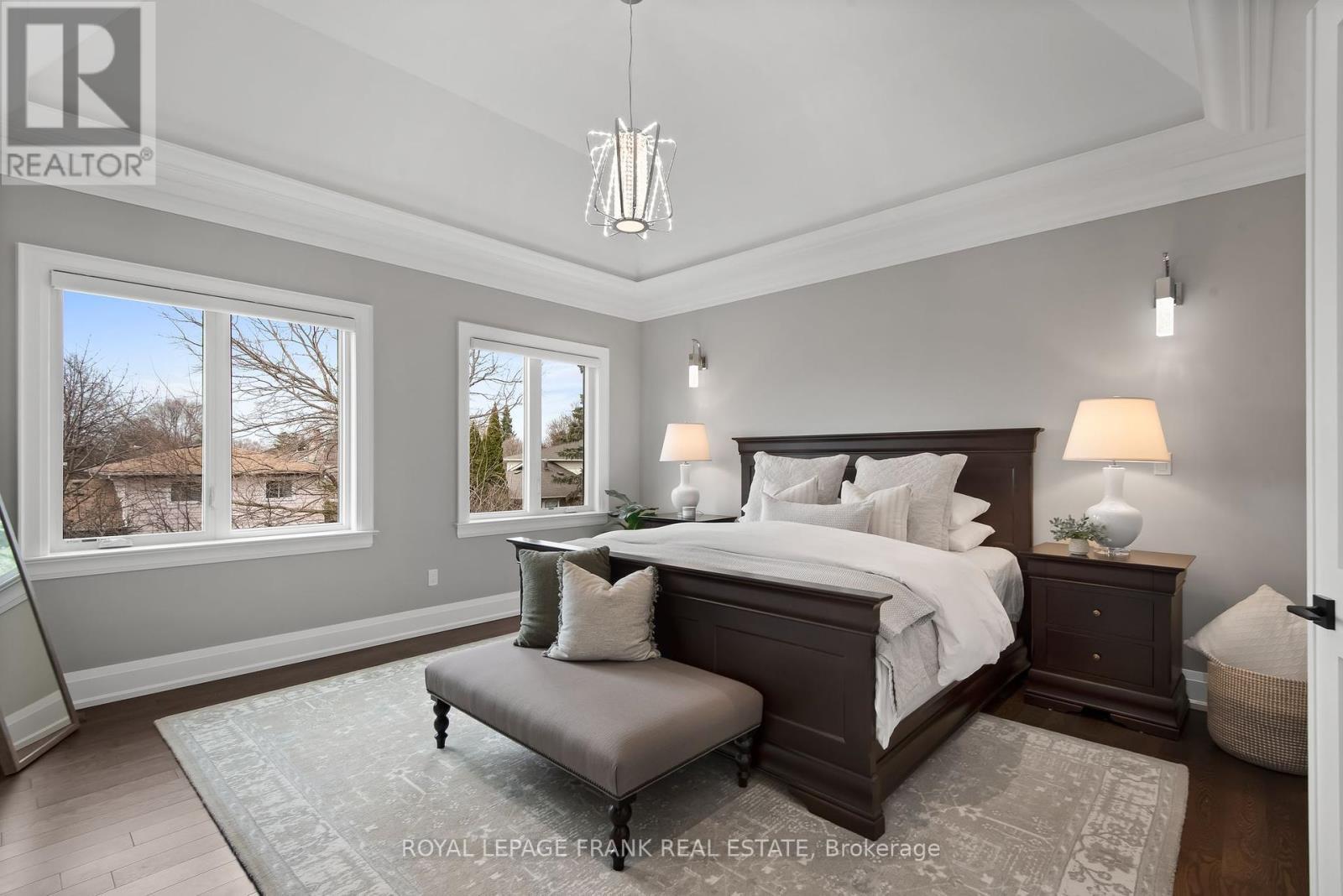 












52 WOOTTEN WAY N

,
Markham (Markham Village),




Ontario
L3P2Y4

