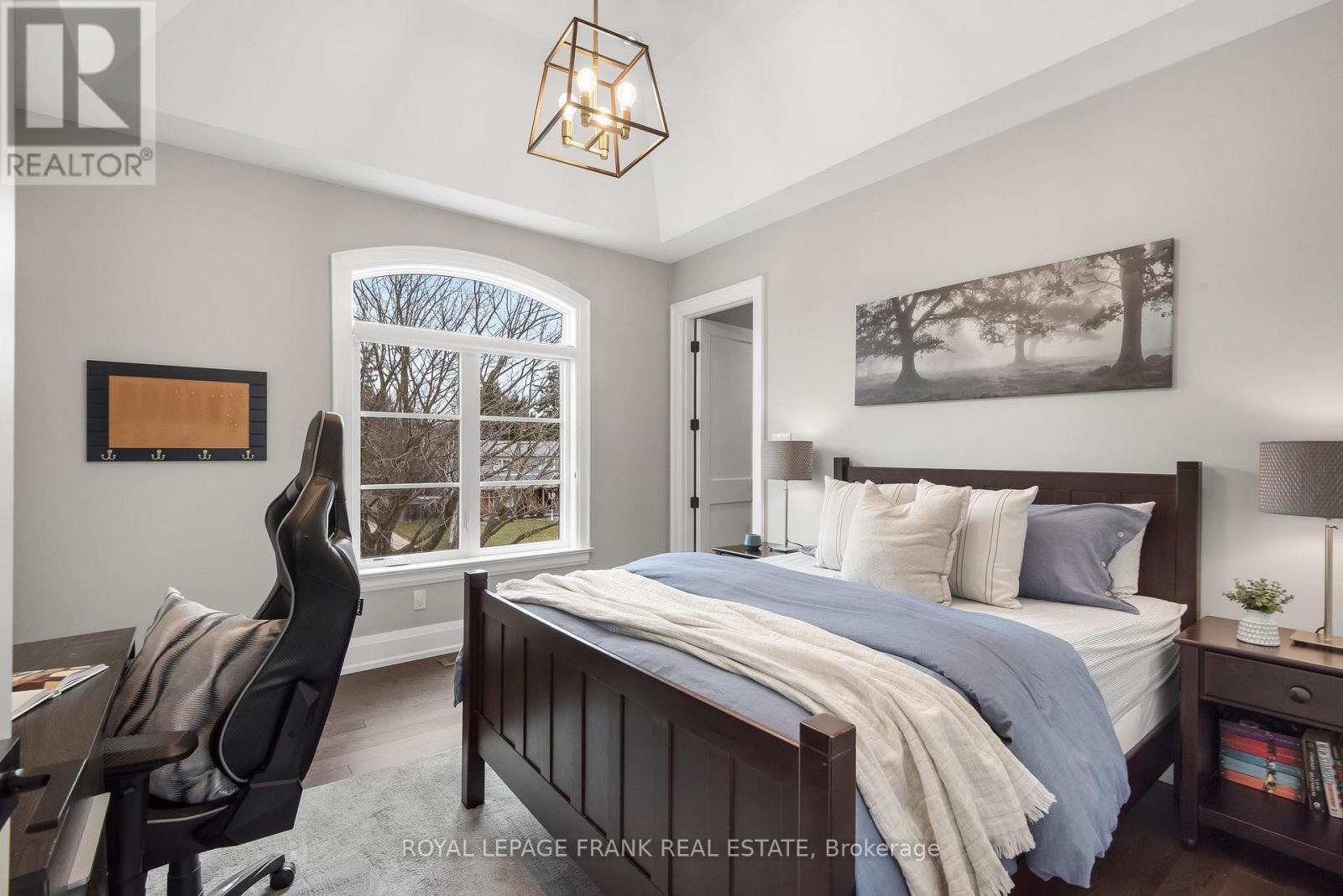 












52 WOOTTEN WAY N

,
Markham (Markham Village),




Ontario
L3P2Y4

