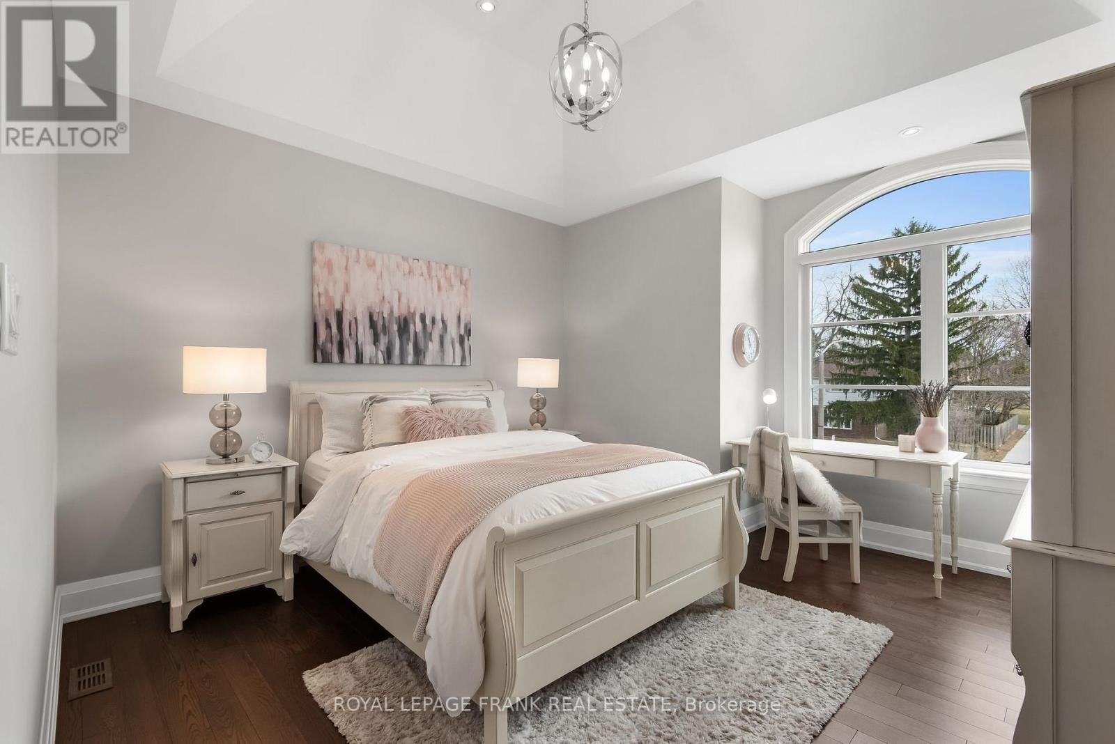 












52 WOOTTEN WAY N

,
Markham (Markham Village),




Ontario
L3P2Y4


