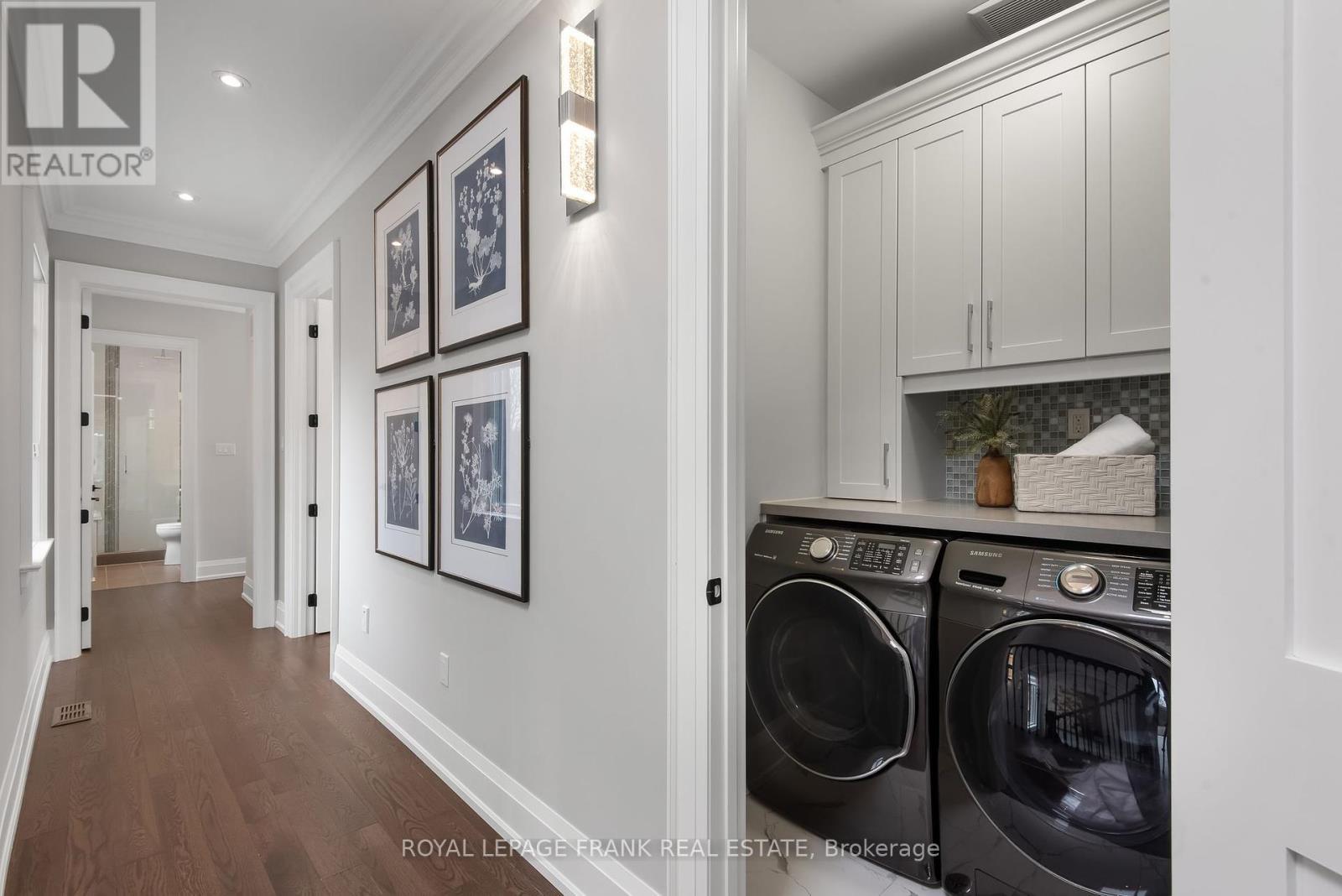 












52 WOOTTEN WAY N

,
Markham (Markham Village),




Ontario
L3P2Y4

