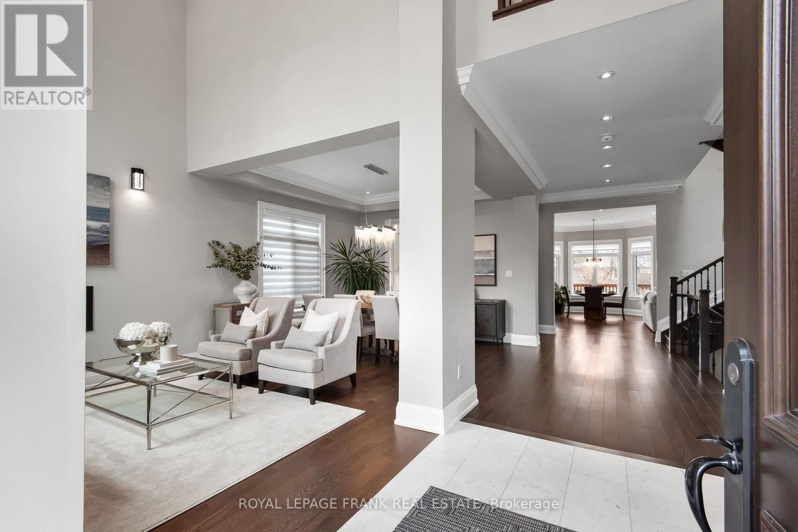 












52 WOOTTEN WAY N

,
Markham (Markham Village),




Ontario
L3P2Y4

