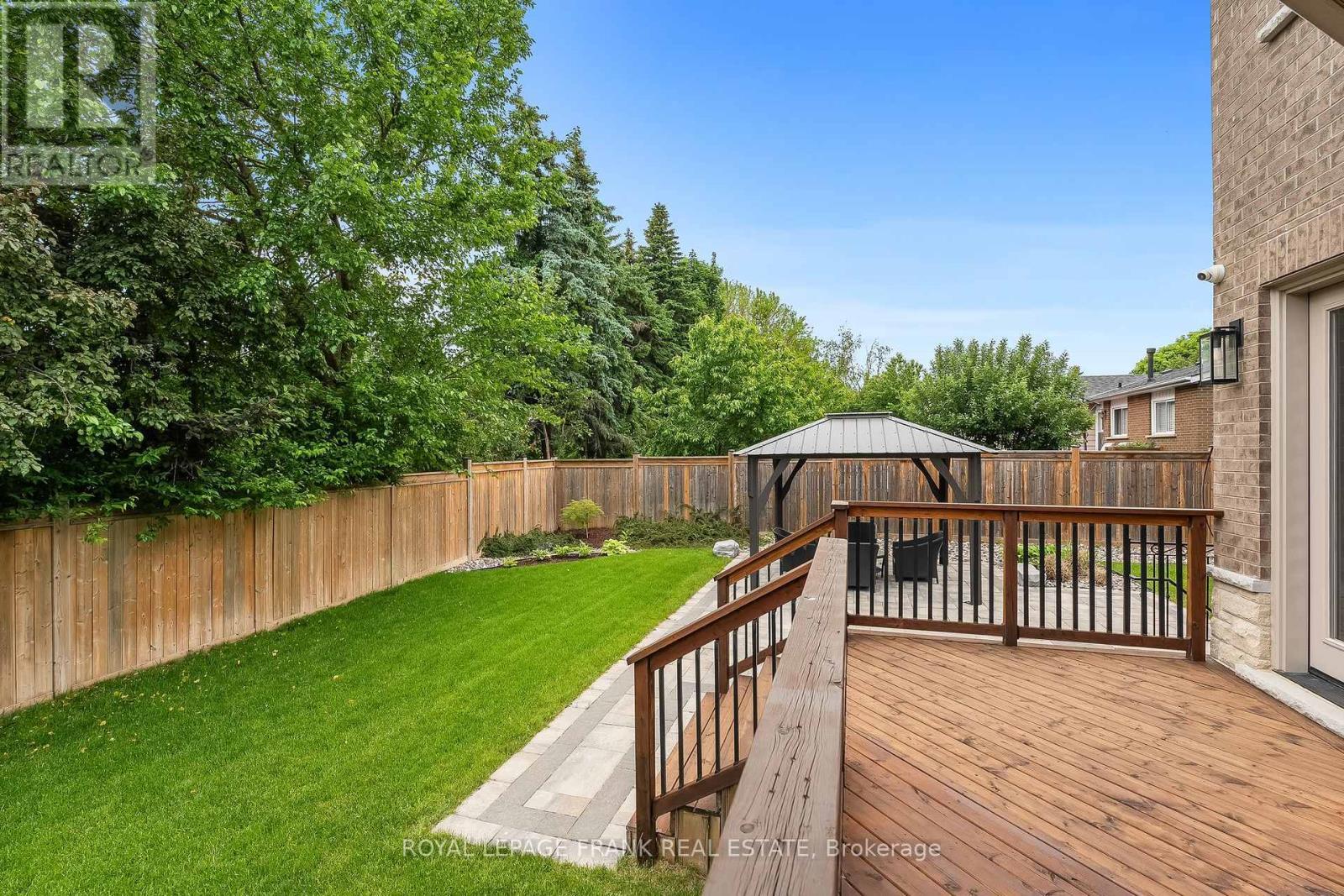 












52 WOOTTEN WAY N

,
Markham (Markham Village),




Ontario
L3P2Y4


