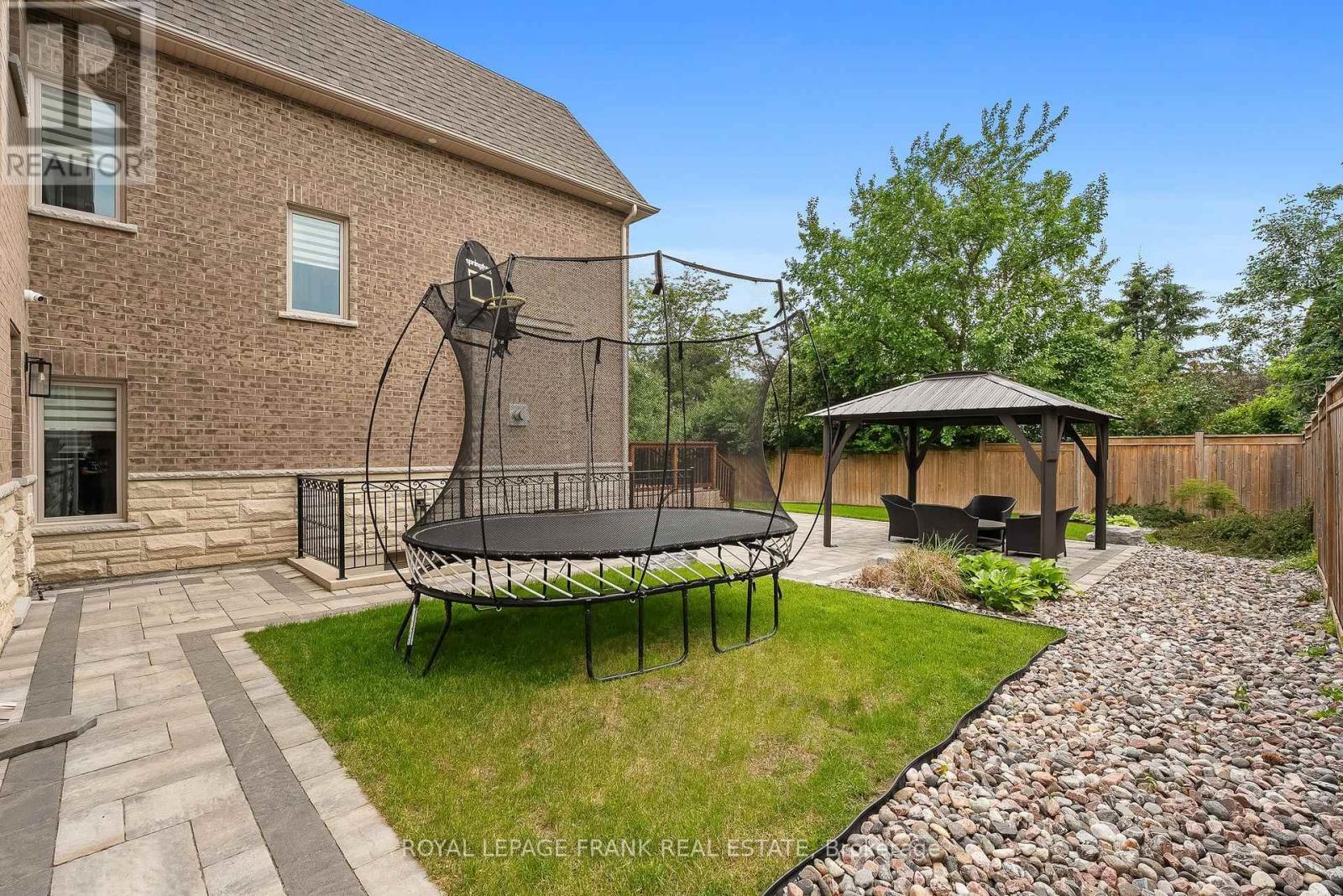 












52 WOOTTEN WAY N

,
Markham (Markham Village),




Ontario
L3P2Y4

