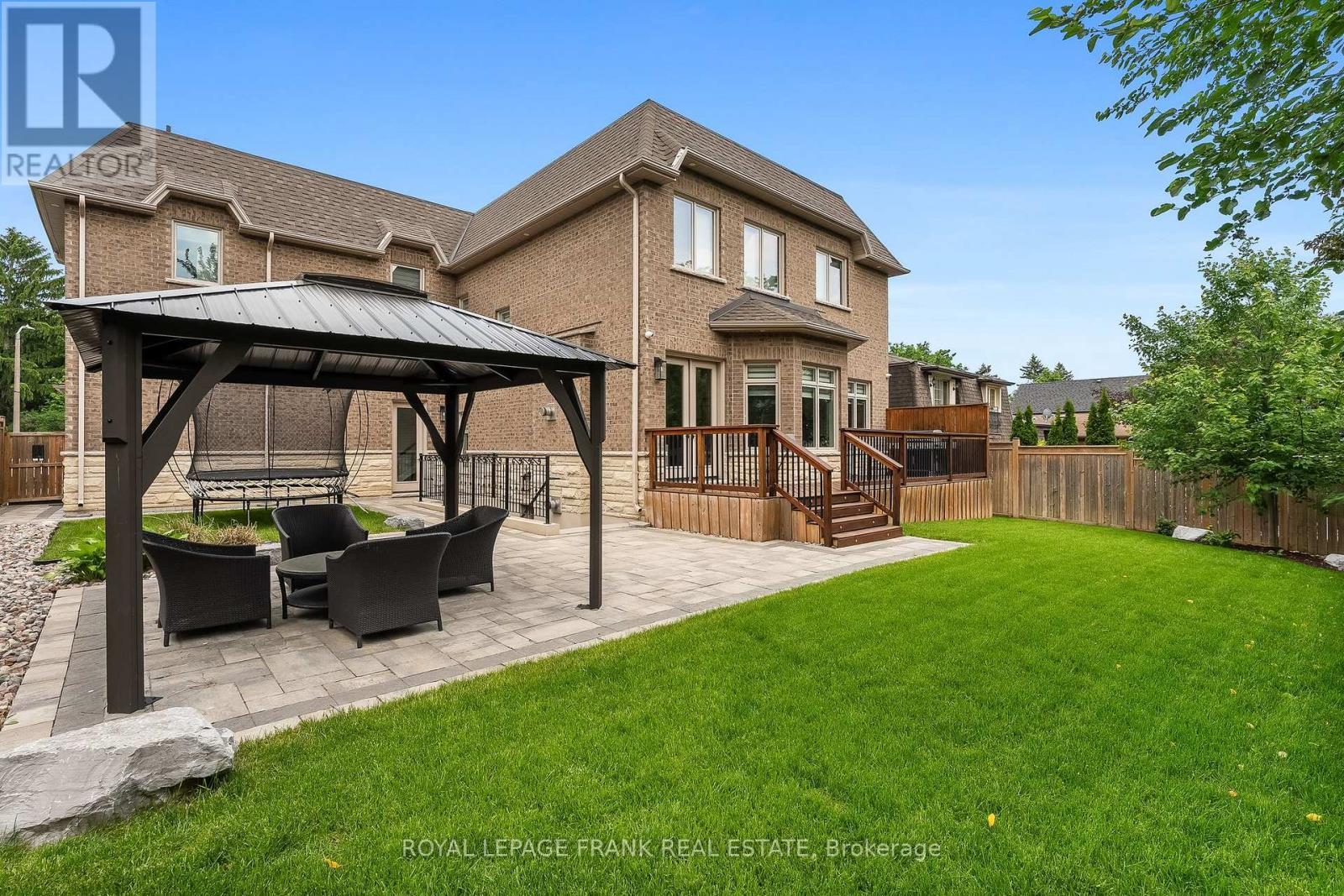 












52 WOOTTEN WAY N

,
Markham (Markham Village),




Ontario
L3P2Y4

