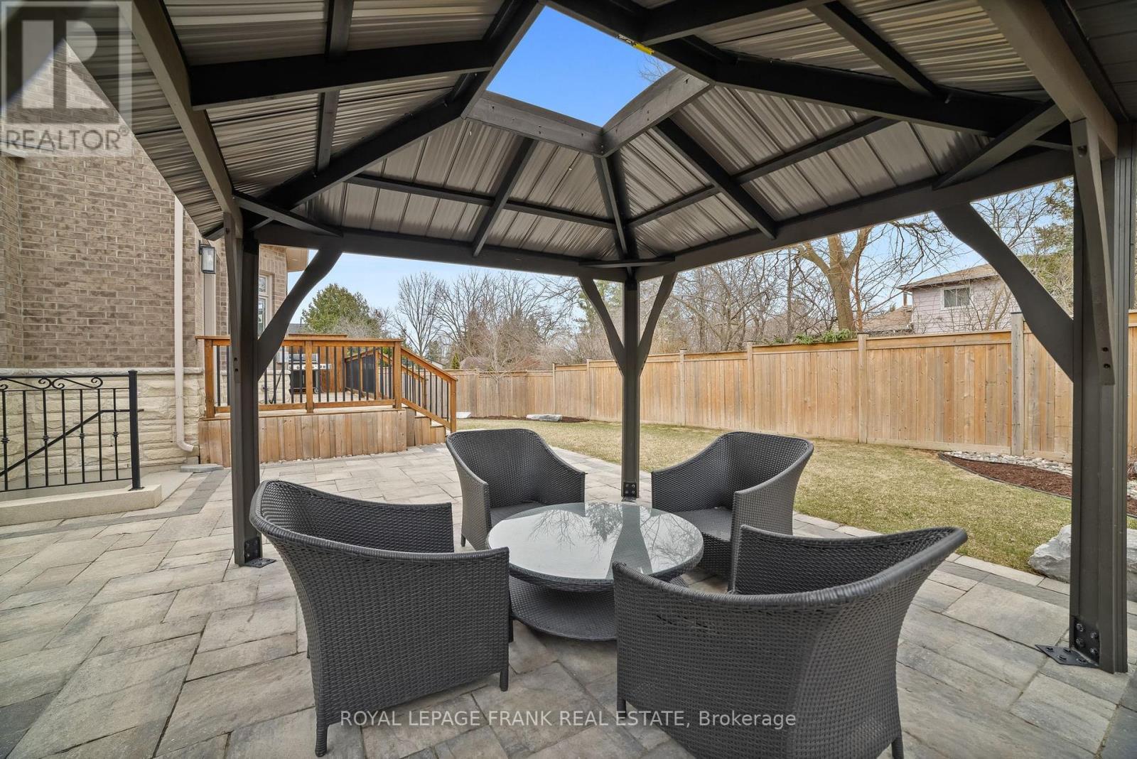 












52 WOOTTEN WAY N

,
Markham (Markham Village),




Ontario
L3P2Y4

