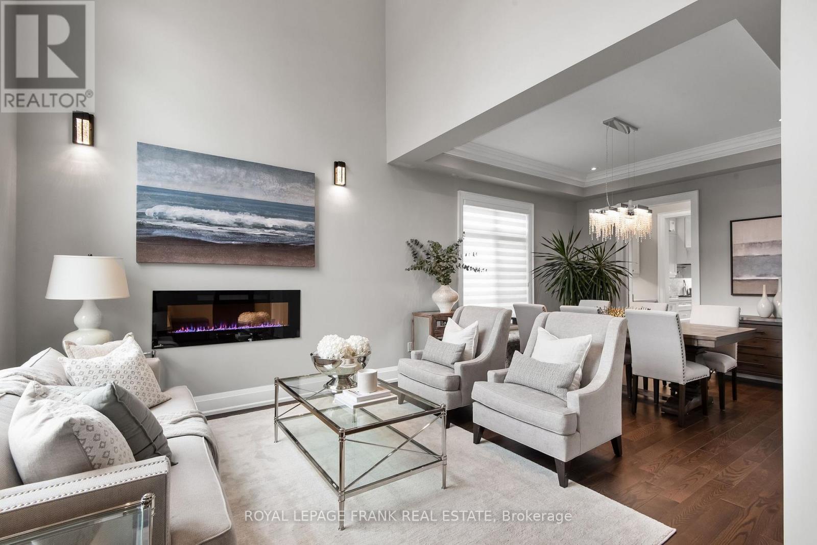 












52 WOOTTEN WAY N

,
Markham (Markham Village),




Ontario
L3P2Y4

