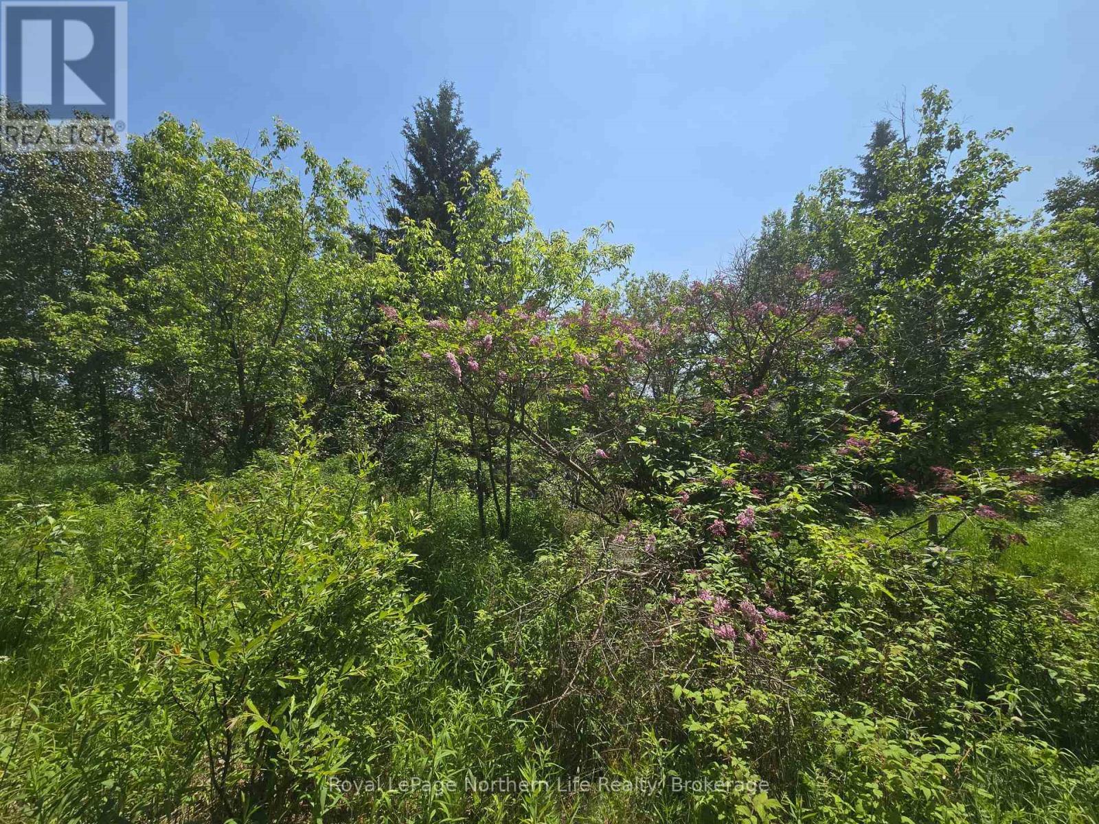 












300 TWIN LAKES ROAD

,
North Bay (Birchaven),







Ontario
P1B8J5

