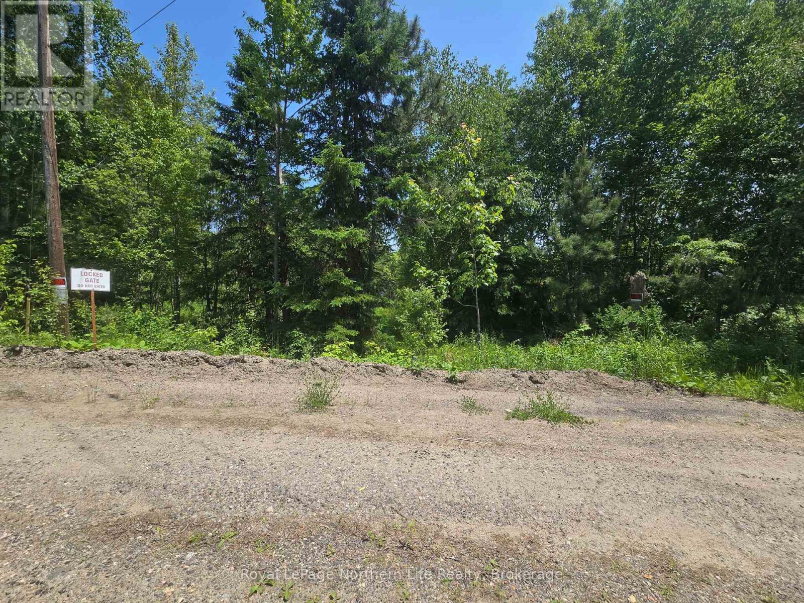 












300 TWIN LAKES ROAD

,
North Bay (Birchaven),







Ontario
P1B8J5

