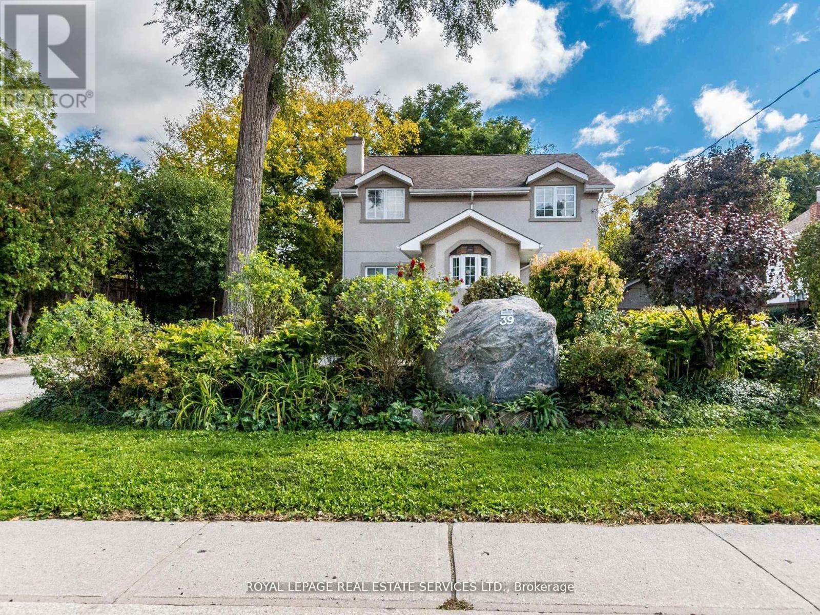 












39 CLARENCE STREET

,
Brampton,




Ontario
L6W1S2

