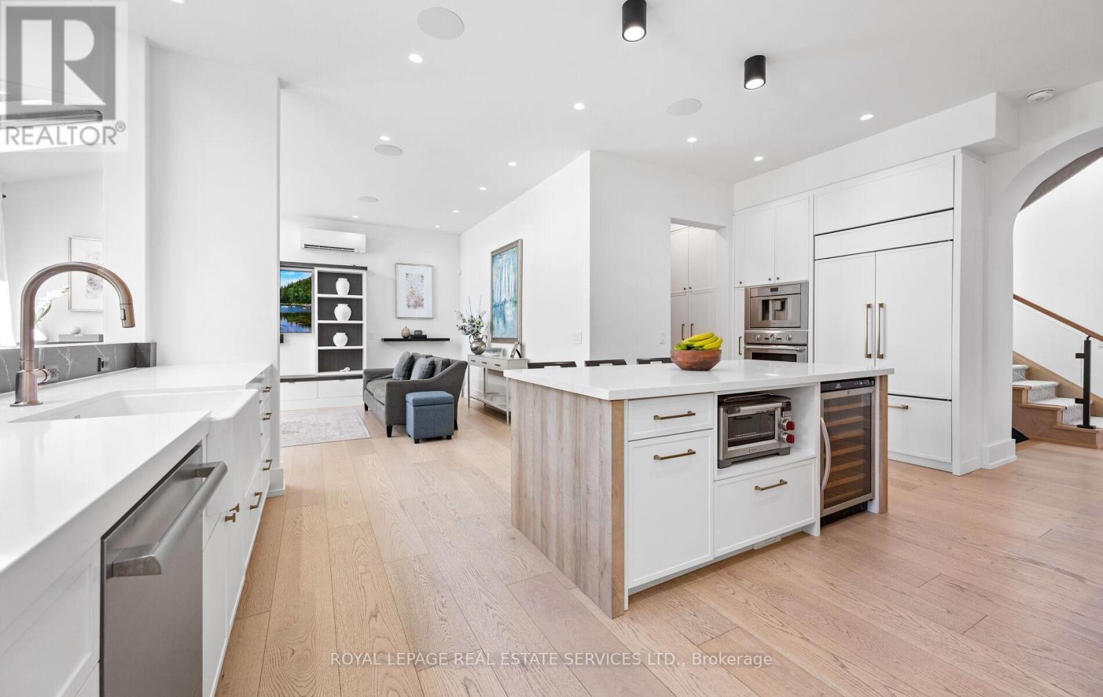 












10 COLWOOD ROAD

,
Toronto,




Ontario
M9A4E3

