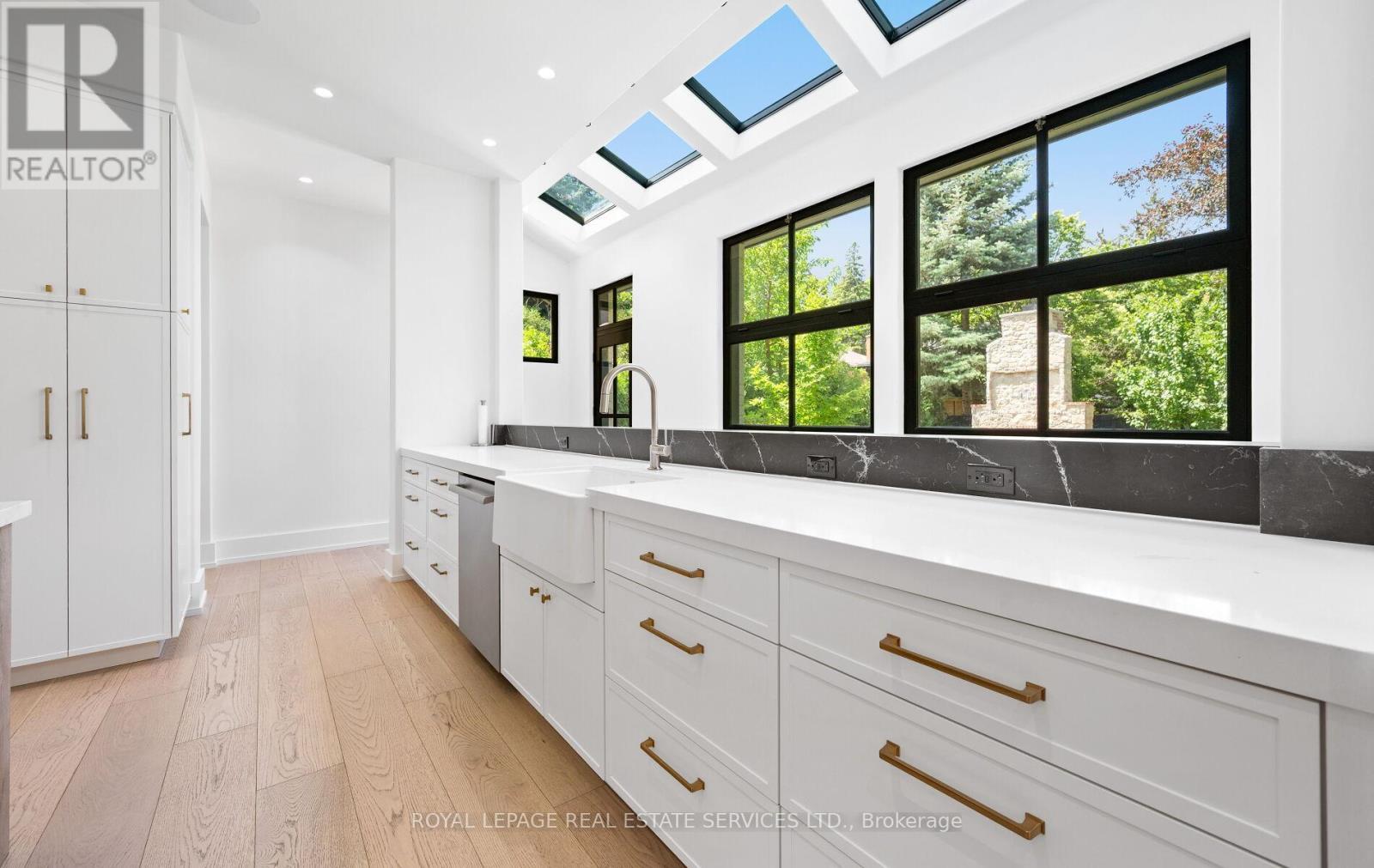 












10 COLWOOD ROAD

,
Toronto,




Ontario
M9A4E3


