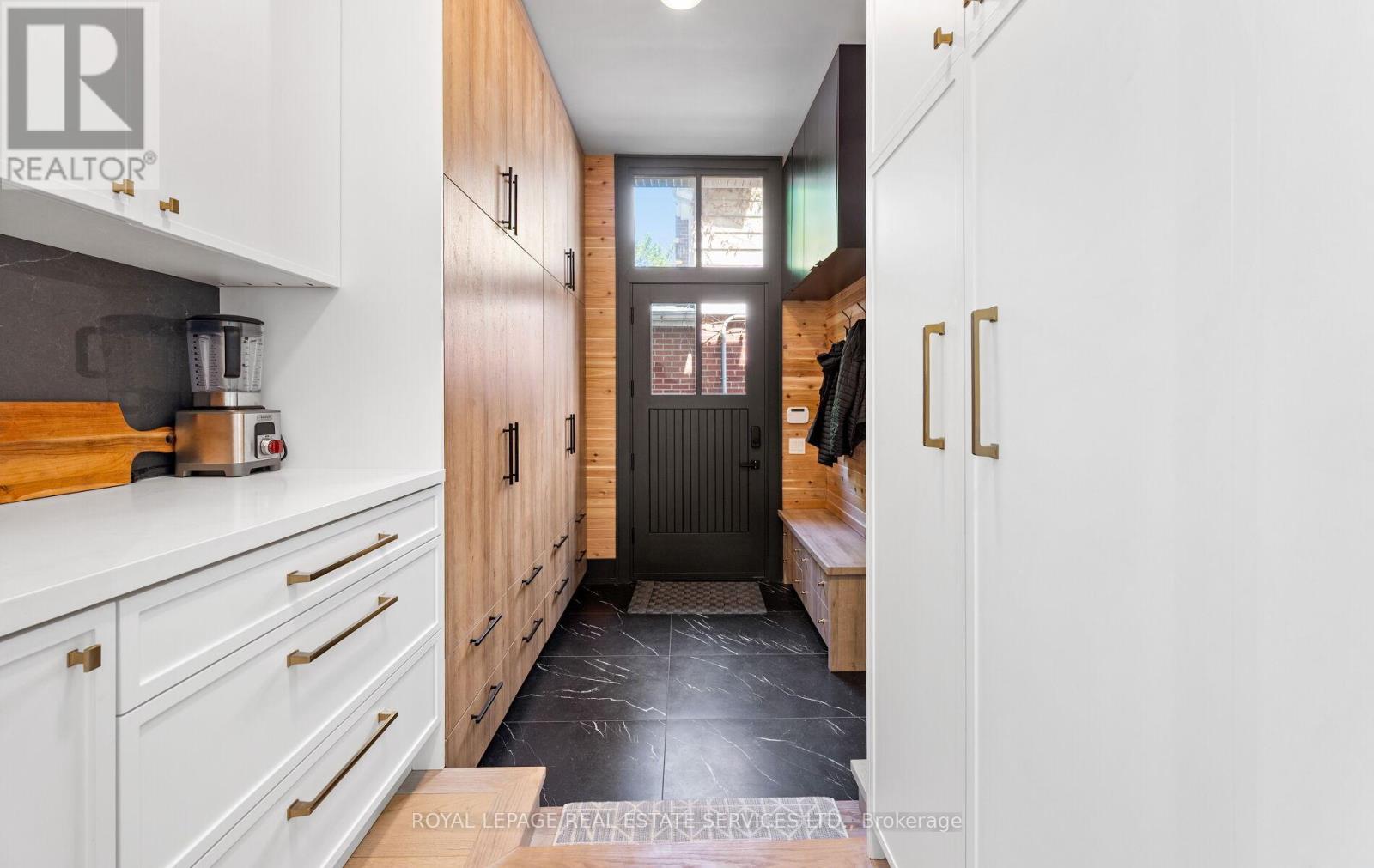 












10 COLWOOD ROAD

,
Toronto,




Ontario
M9A4E3

