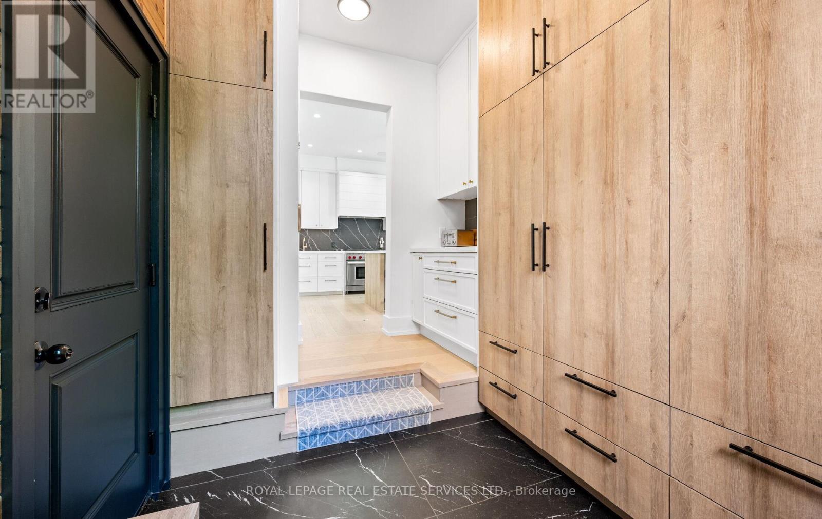 












10 COLWOOD ROAD

,
Toronto,




Ontario
M9A4E3


