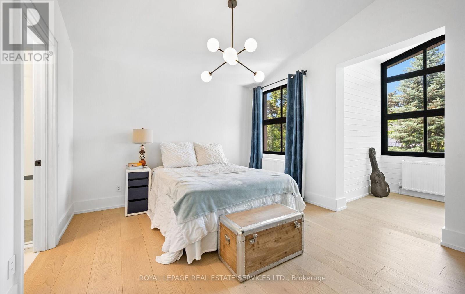 












10 COLWOOD ROAD

,
Toronto,




Ontario
M9A4E3

