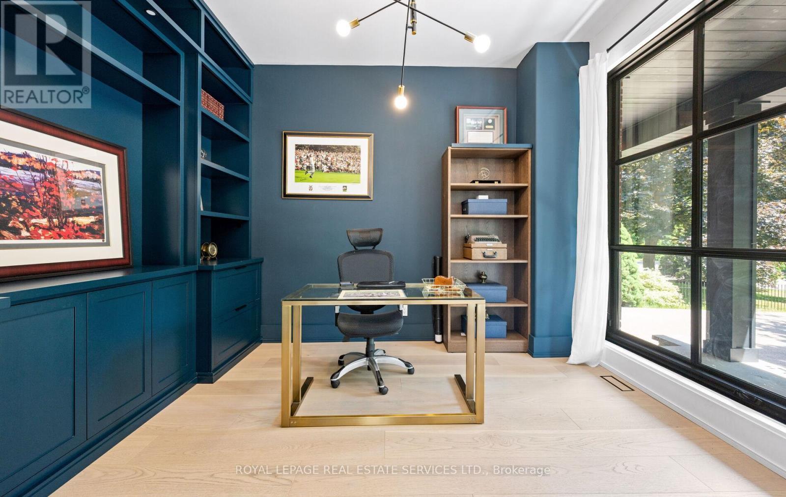 












10 COLWOOD ROAD

,
Toronto,




Ontario
M9A4E3

