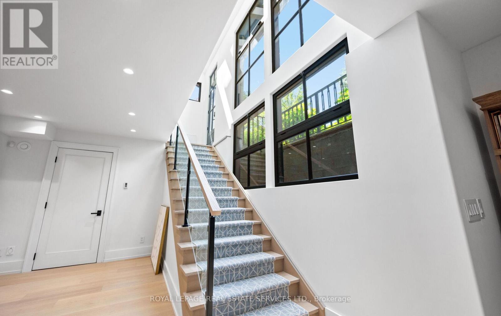 












10 COLWOOD ROAD

,
Toronto,




Ontario
M9A4E3

