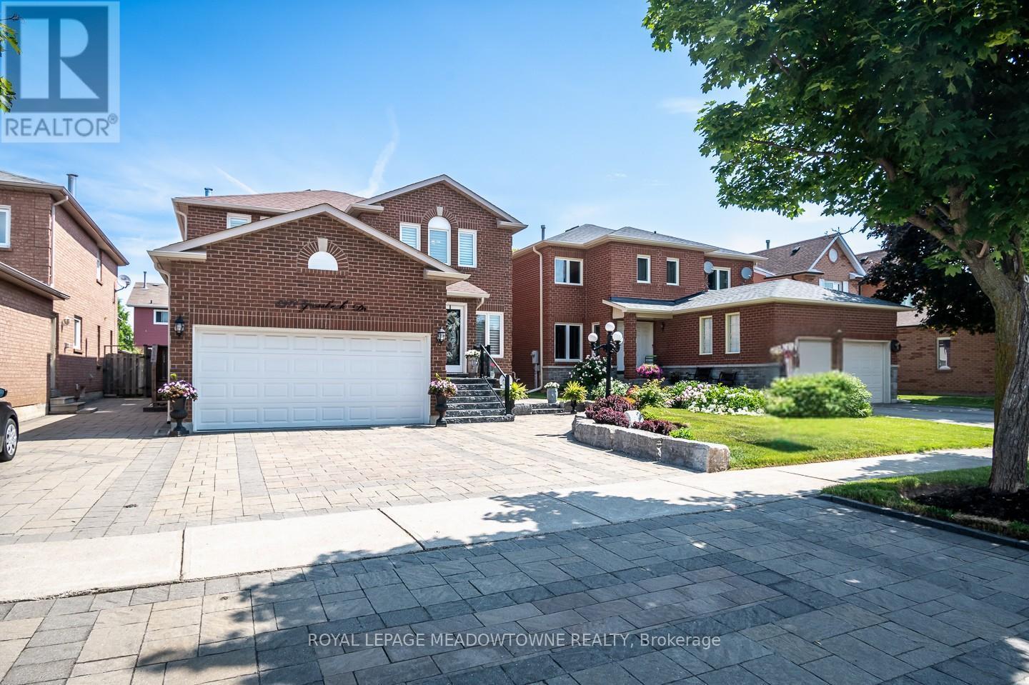 












5971 GROSSBEAK DRIVE

,
Mississauga,




Ontario
L5N6B3

