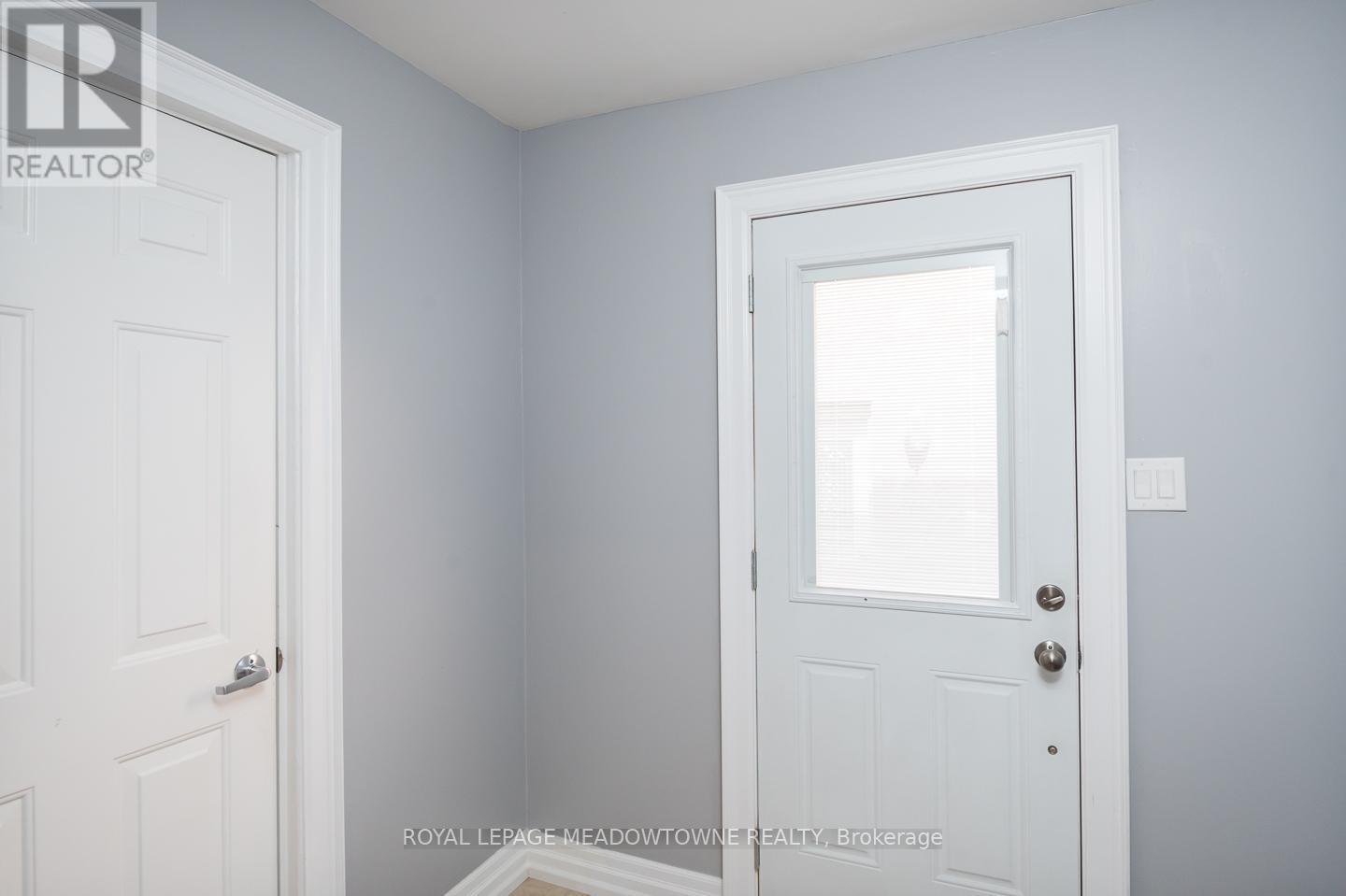












5971 GROSSBEAK DRIVE

,
Mississauga,




Ontario
L5N6B3

