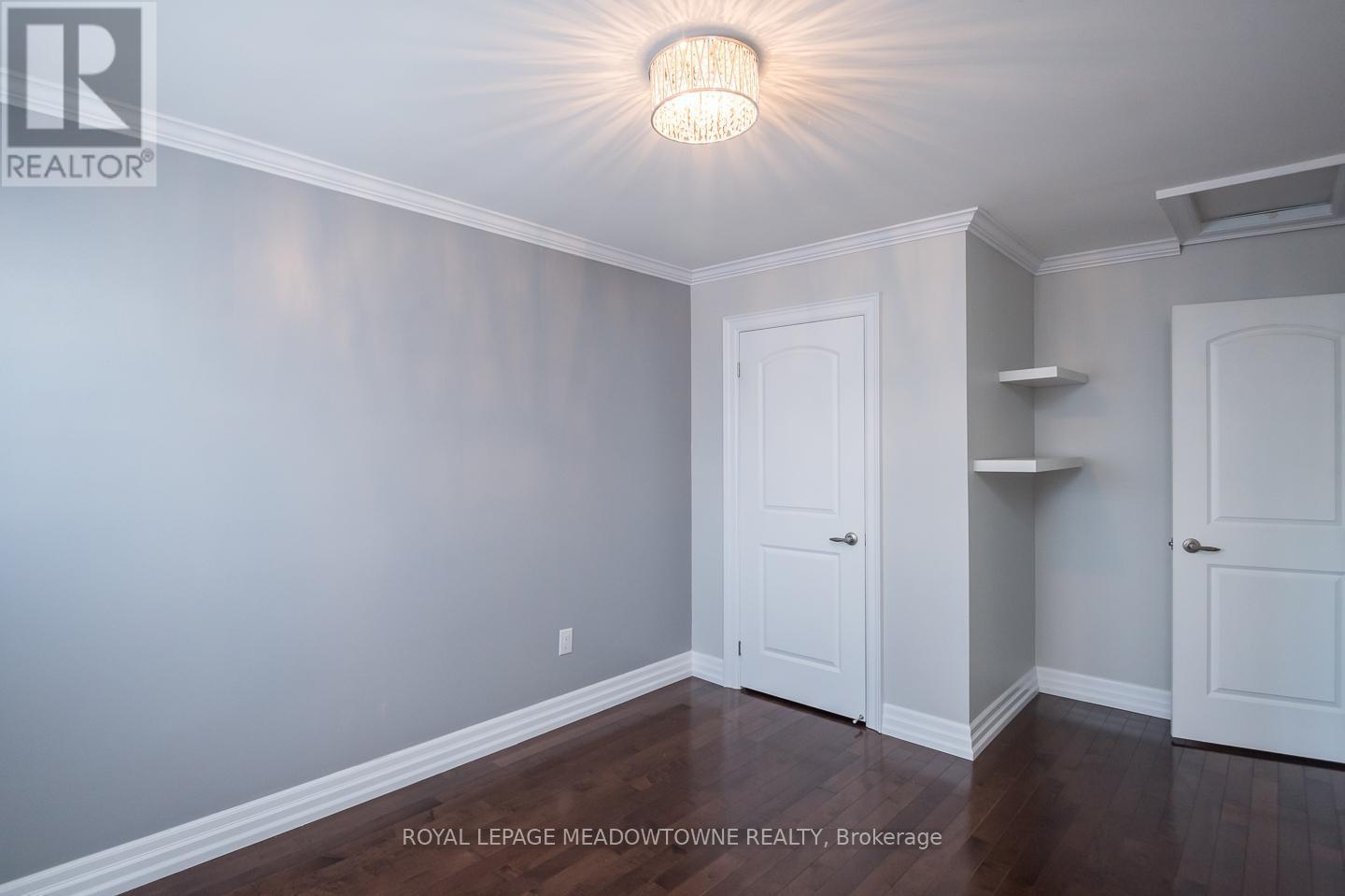 












5971 GROSSBEAK DRIVE

,
Mississauga,




Ontario
L5N6B3

