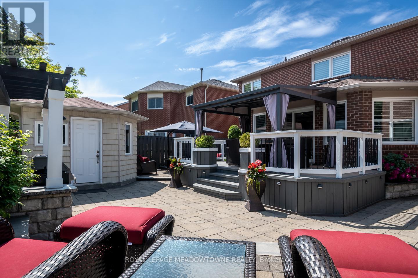 












5971 GROSSBEAK DRIVE

,
Mississauga,




Ontario
L5N6B3

