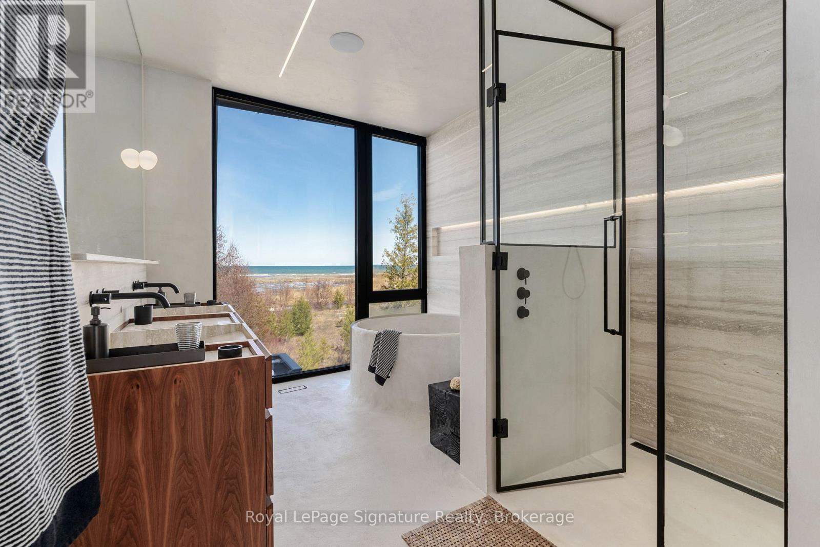 












120 SEBASTIAN STREET

,
Blue Mountains,




Ontario
N0H1J0

