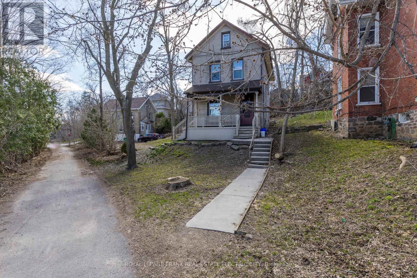 












617 AYLMER STREET N

,
Peterborough Central (North),




Ontario
K9H3X2

