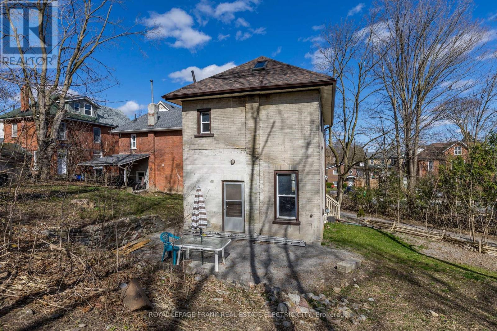 












617 AYLMER STREET N

,
Peterborough Central (North),




Ontario
K9H3X2


