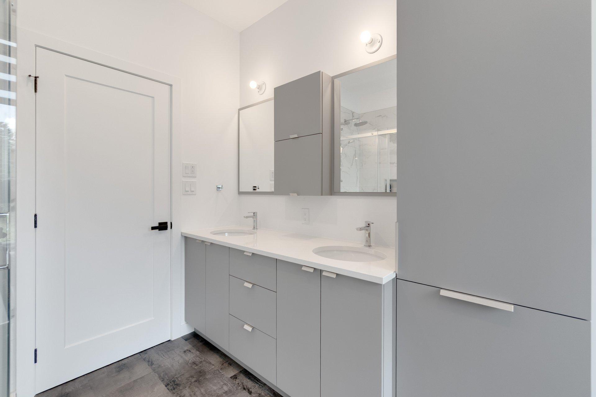 









553


Av. des Érables

,
Coaticook,




QC
J1A0C4


