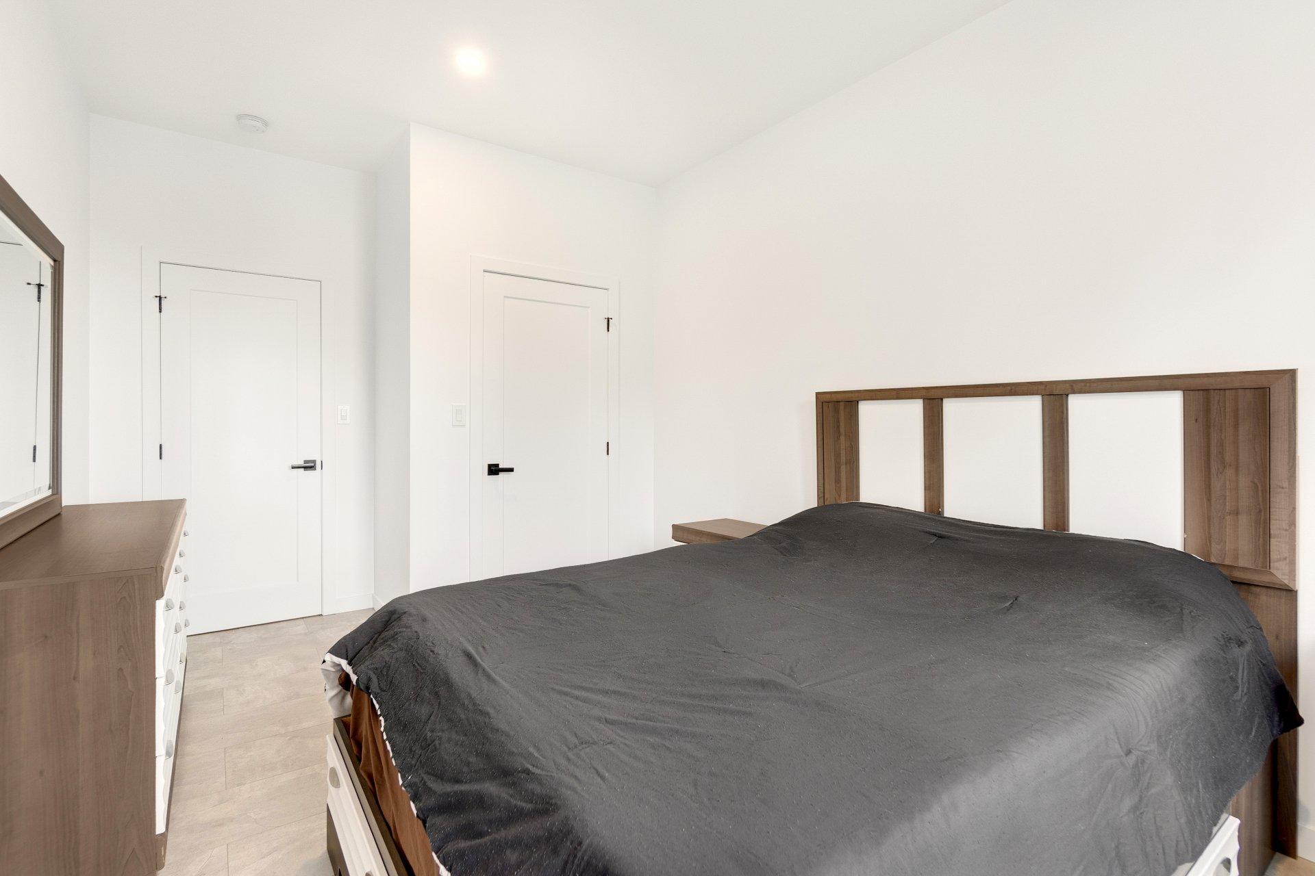









553


Av. des Érables

,
Coaticook,




QC
J1A0C4

