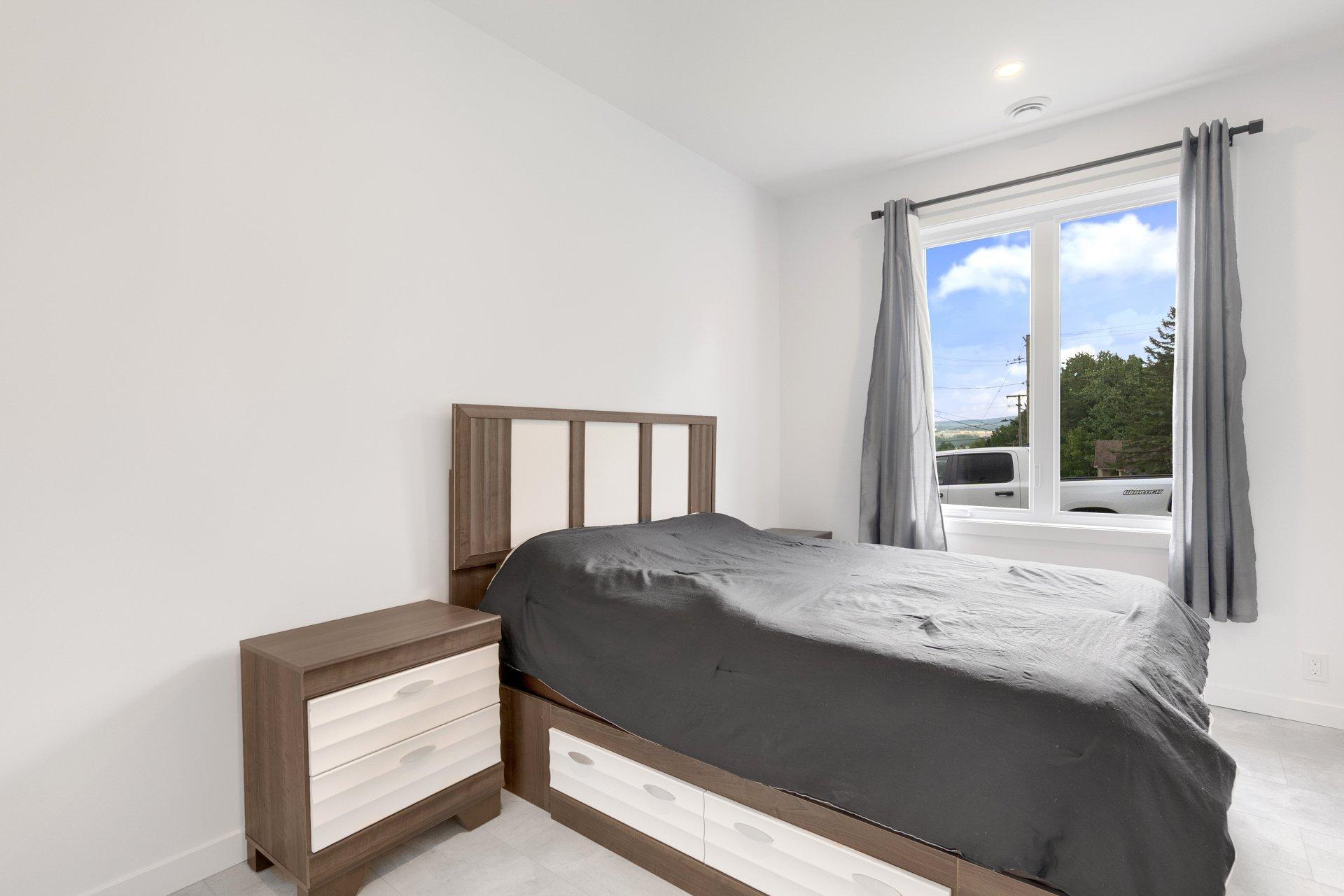 









553


Av. des Érables

,
Coaticook,




QC
J1A0C4

