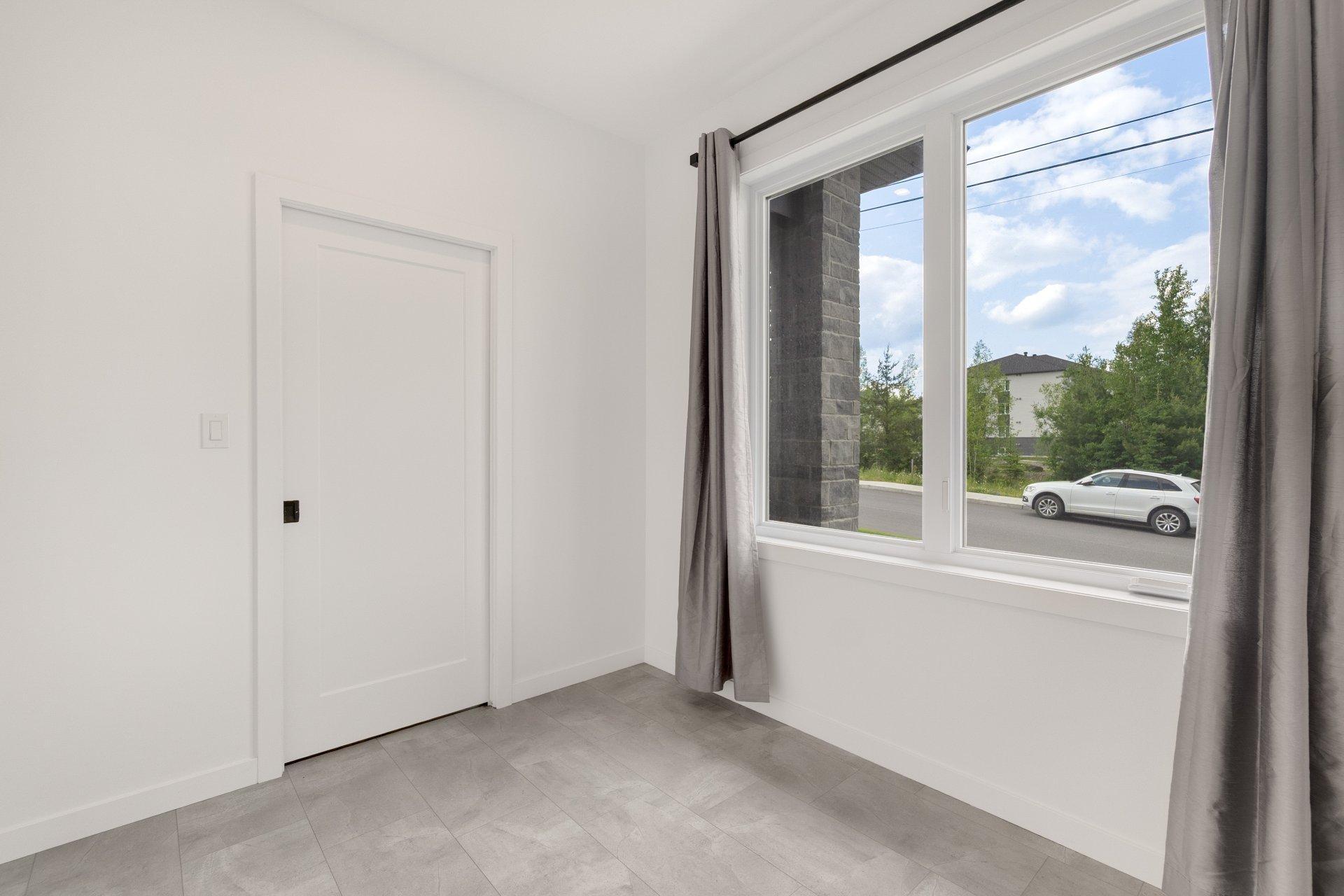 









553


Av. des Érables

,
Coaticook,




QC
J1A0C4

