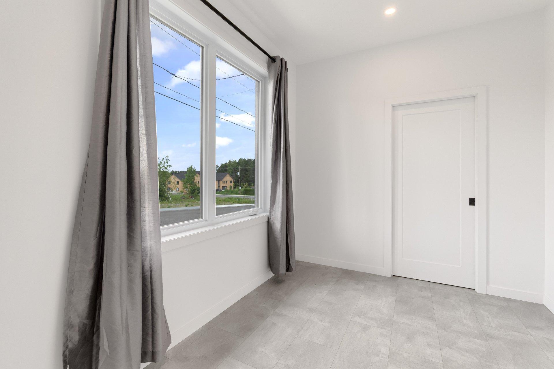 









553


Av. des Érables

,
Coaticook,




QC
J1A0C4


