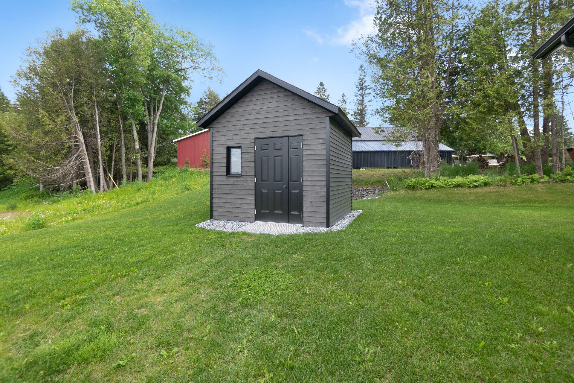 









553


Av. des Érables

,
Coaticook,




QC
J1A0C4

