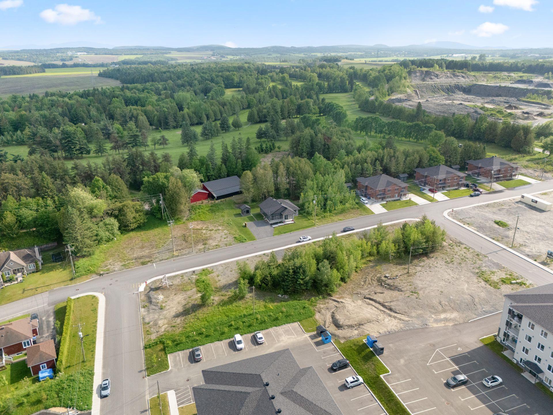 









553


Av. des Érables

,
Coaticook,




QC
J1A0C4

