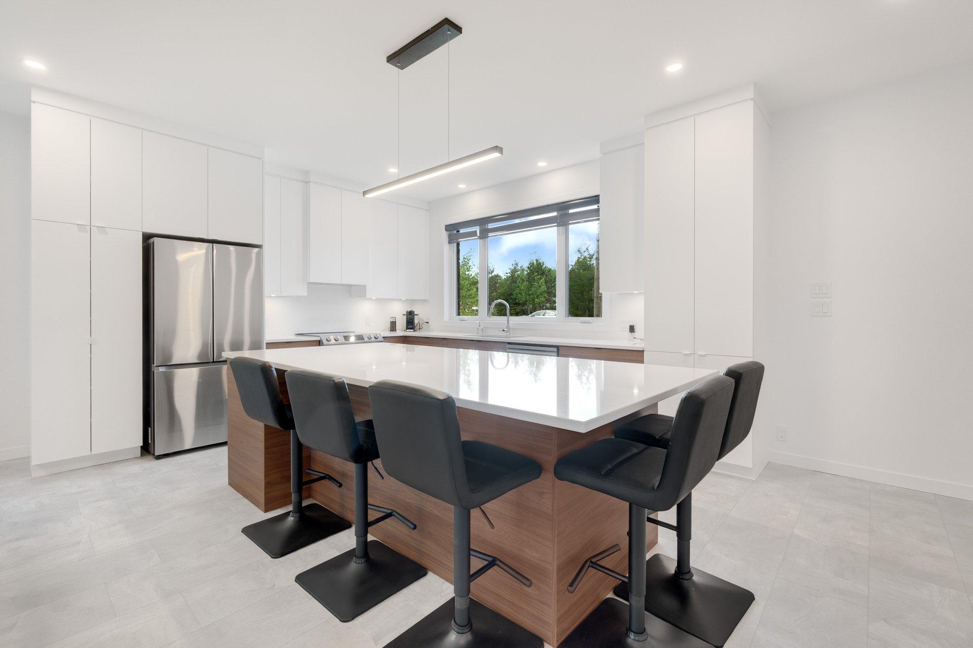 









553


Av. des Érables

,
Coaticook,




QC
J1A0C4


