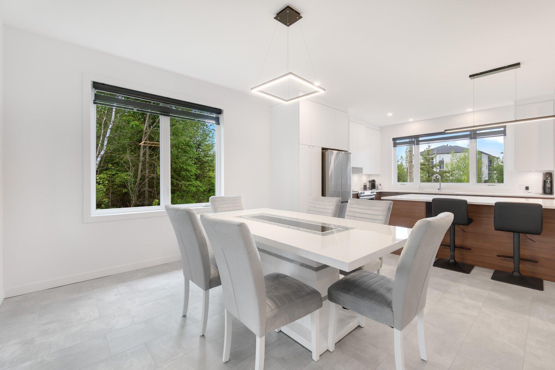 









553


Av. des Érables

,
Coaticook,




QC
J1A0C4

