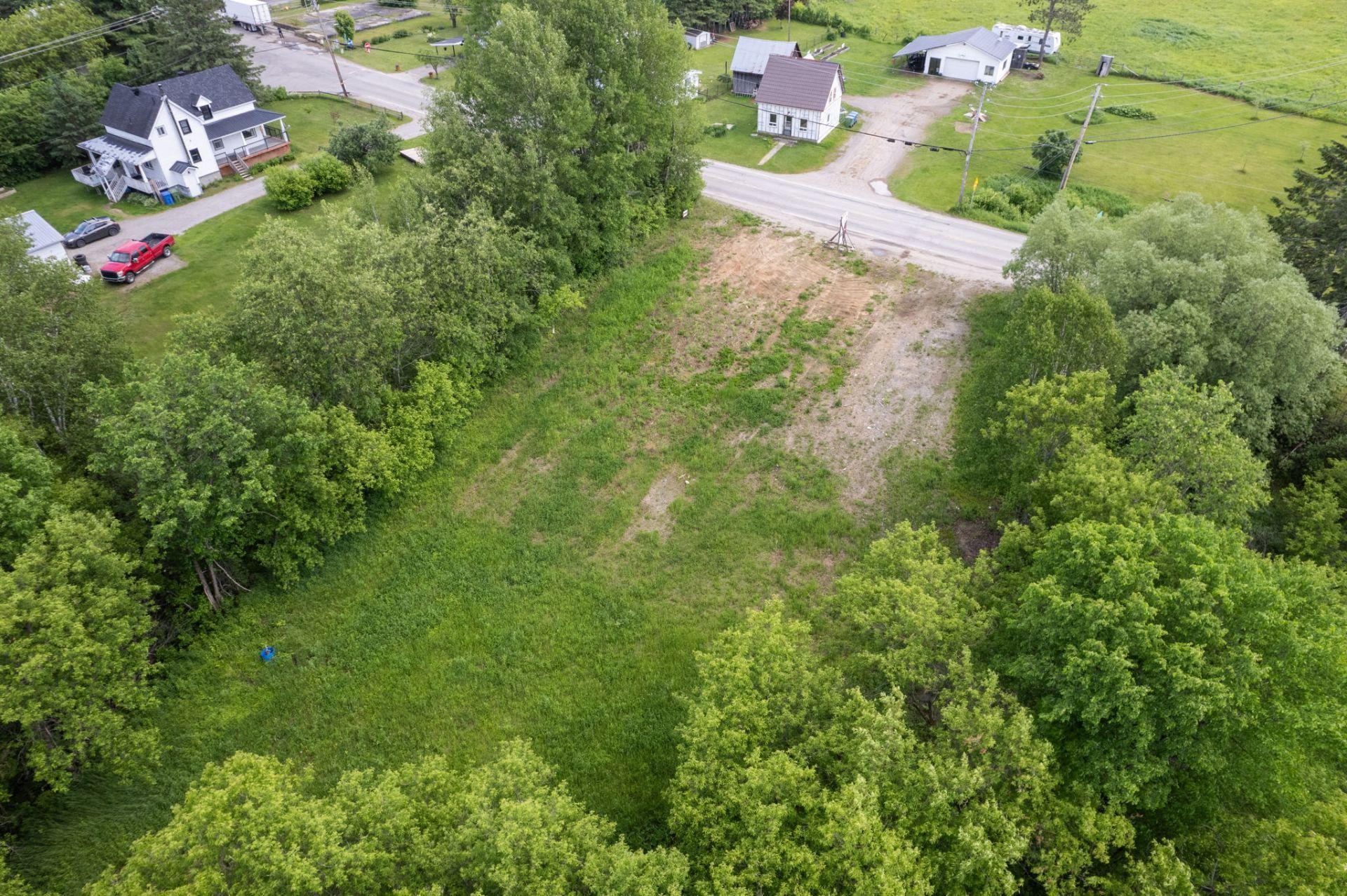 









2671


Route Principale

,
Val-des-Monts,







QC
J8N3A6


