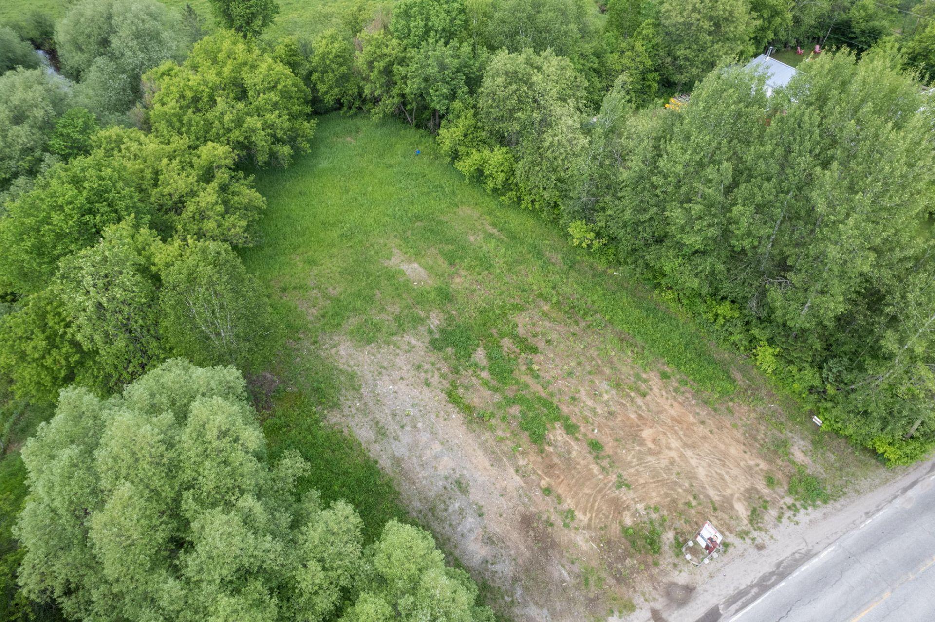 









2671


Route Principale

,
Val-des-Monts,







QC
J8N3A6

